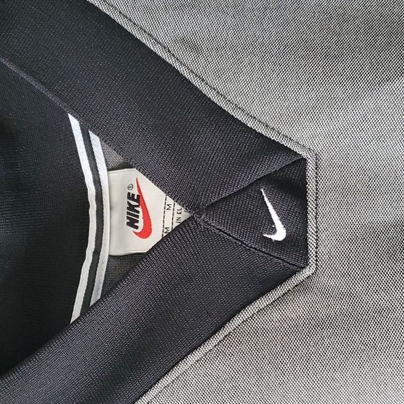 Nike - Picture 2 of 5